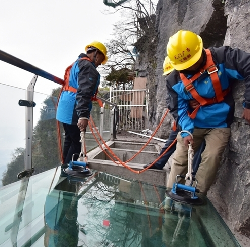 栈道修建如何保证防坠器安全使用